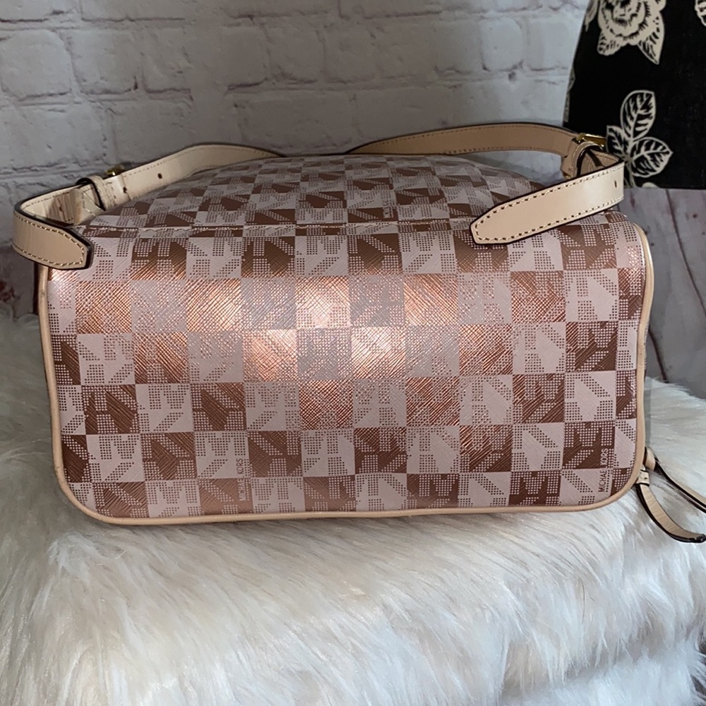 Michael Kors CHECKERBOARD RHEA ZIP Backpack - Picture 5 of 9